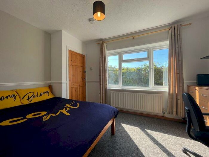 6 Bedroom Semi-Detached House To Rent In Appledore Road, Brighton, BN2