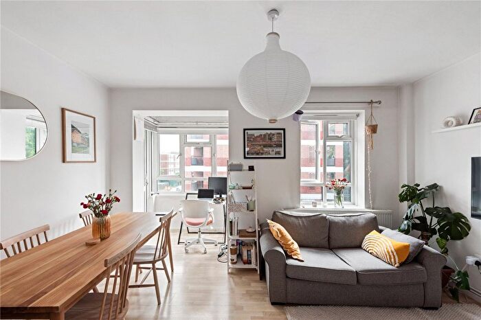 2 Bedroom Flat For Sale In Vinson House, Cranston Estate, London, N1