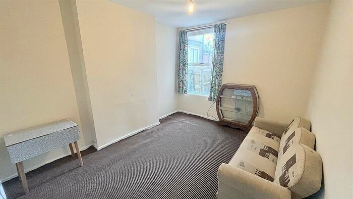3 Bedroom Terraced House For Sale In Eastwood Road, Balsall Heath, B12