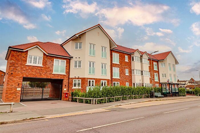 2 Bedroom Flat For Sale In Long Road, Canvey Island, SS8