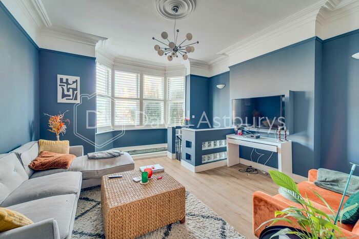 3 Bedroom Flat To Rent In Archway Road, Highgate, London, N6