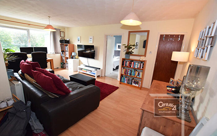 1 Bedroom Flat To Rent In |Ref: |, Nelric House, Kent Road, Southampton, SO17