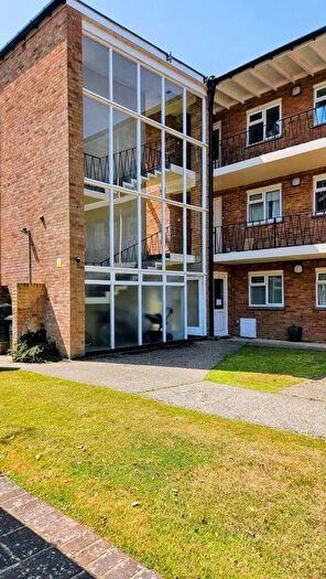 2 Bedroom Flat To Rent In Willow Court, Worthing, BN11