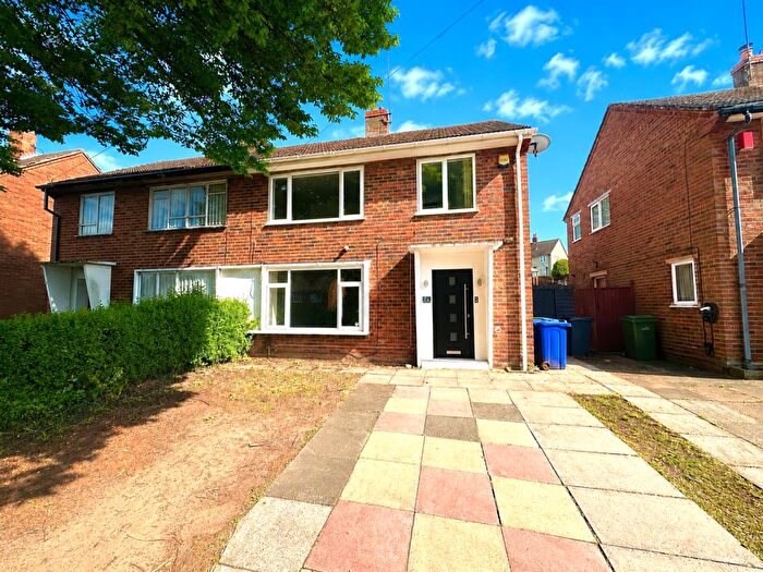 3 Bedroom Semi-Detached House To Rent In Rutland Place, Stourbridge, DY8