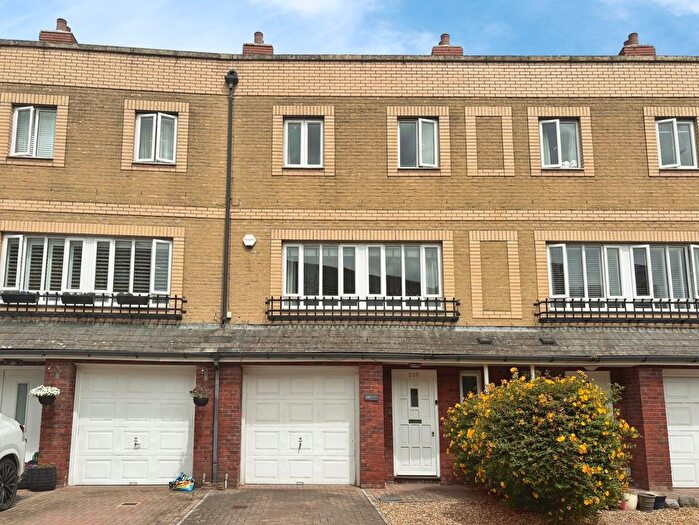 4 Bedroom Terraced House For Sale In Adventurers Quay, Cardiff Bay, Cardiff, CF10