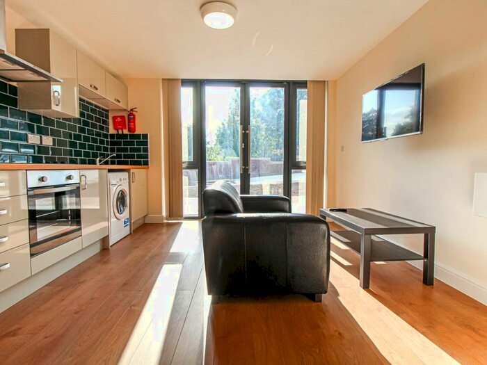 Studio To Rent In Clarendon Road, Leeds, West Yorkshire, LS2