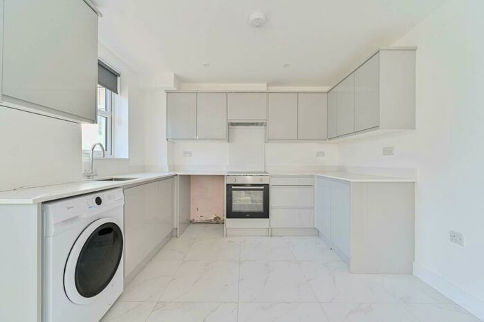 1 Bedroom Flat To Rent In Peckham Rye, Peckham Rye, London, SE15