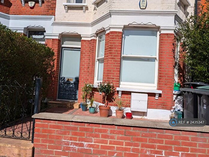 2 Bedroom Flat To Rent In Victoria Road, London, N22