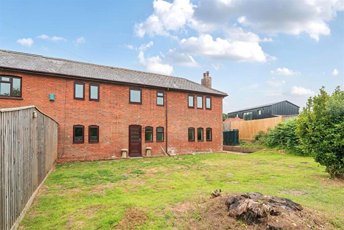 3 Bedroom Semi-Detached House For Sale In Waterloo Road, Corfe Mullen, Wimborne, BH21