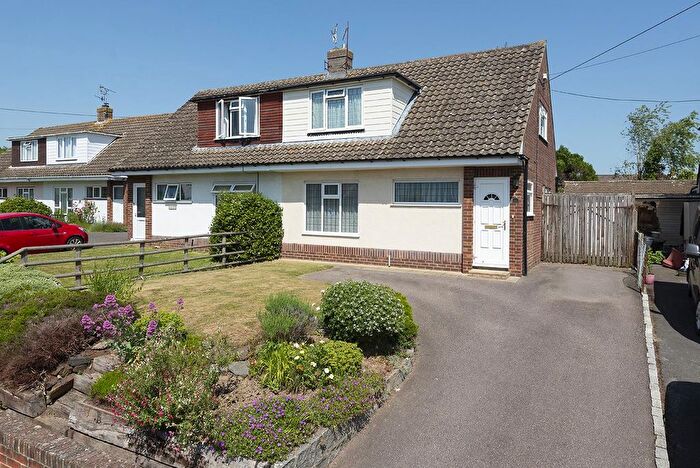 3 Bedroom Semi-Detached House For Sale In Pound Road, East Peckham, TN12
