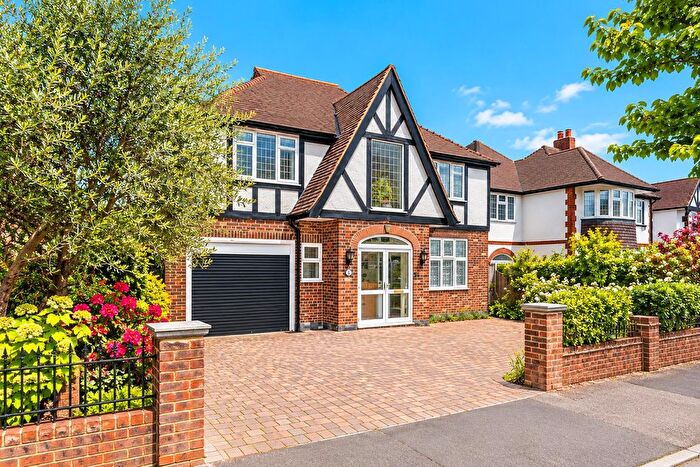 4 Bedroom Detached House For Sale In Holmwood Road, Cheam, SM2