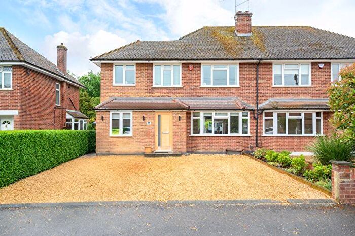 4 Bedroom Semi-Detached House To Rent In Mole Road, Fetcham, Leatherhead, KT22