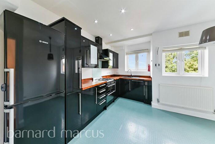2 Bedroom Apartment To Rent In Central Road, Worcester Park, KT4