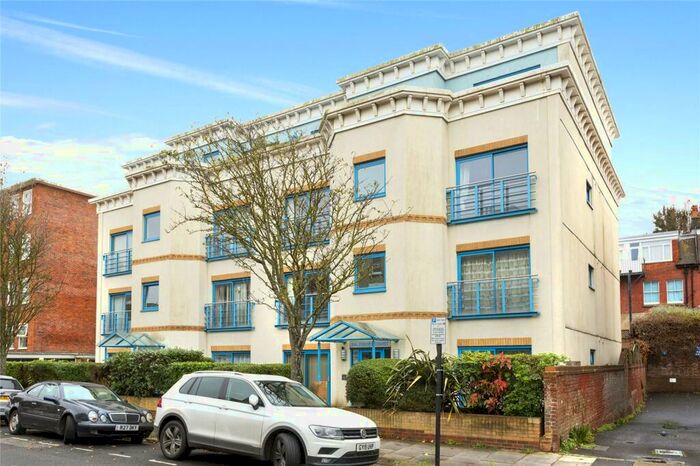 2 Bedroom Apartment To Rent In Salisbury Court, - Salisbury Road, Hove, BN3