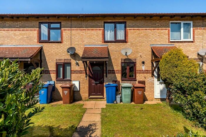 2 Bedroom Terraced House To Rent In Pine Close, Bicester, OX26