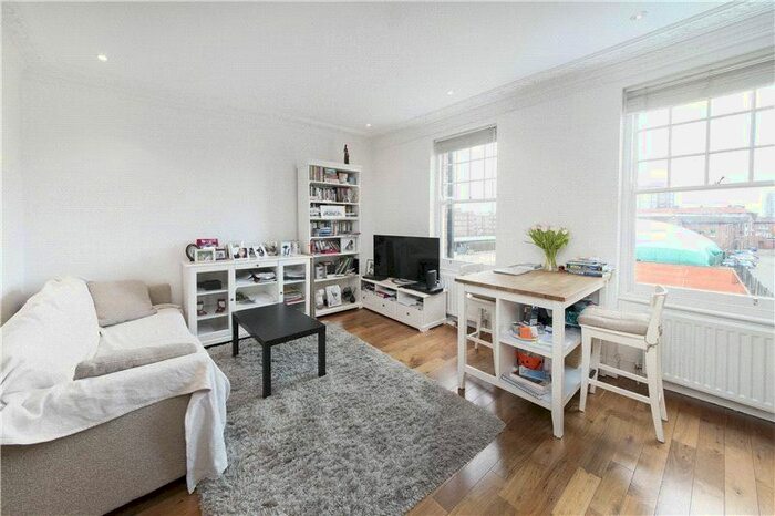2 Bedroom Flat To Rent In Gledstanes Road, Barons Court, Hammersmith And Fulham, London, W14
