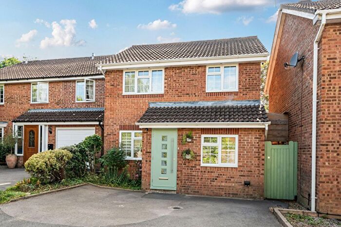 3 Bedroom Detached House For Sale In Stubbington Way, Fair Oak, SO50