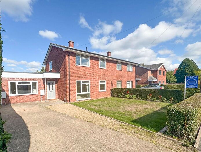 3 Bedroom Semi-detached House For Sale In Westfield Road, Great Shelford, Cambridge, CB22
