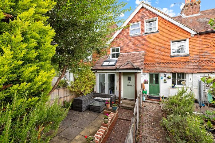 2 Bedroom Terraced House To Rent In Frenchmans Road, Petersfield, GU32