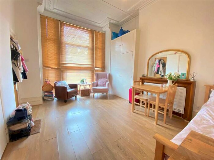 Studio To Rent In Argyle Road, London, W13