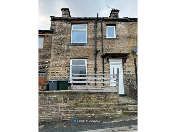 2 Bedroom Terraced House To Rent In Fleece Street, Bradford, BD6