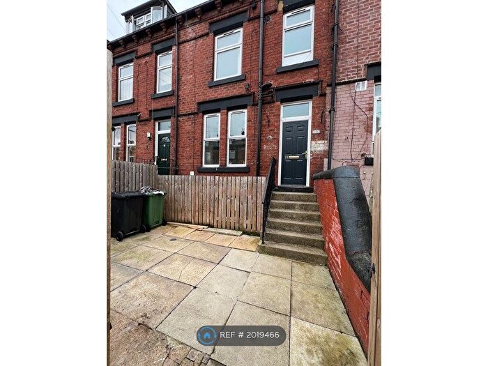 2 Bedroom Terraced House To Rent In Arthington View, Leeds, LS10