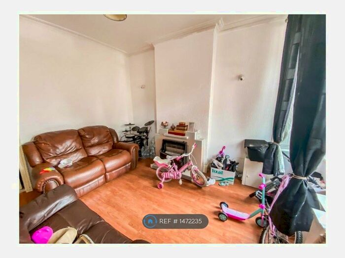 2 Bedroom End Of Terrace House To Rent In Beeton Road, Birmingham, B18
