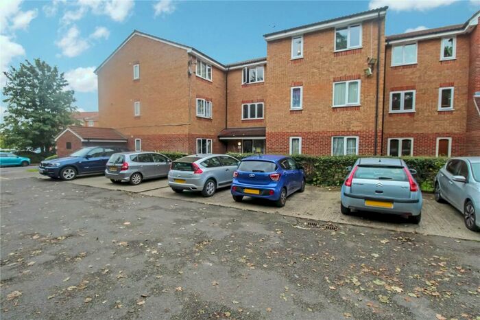 1 Bedroom Apartment To Rent In Fenman Gardens, Ilford, IG3