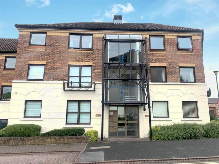 2 Bedroom Flat To Rent In Postern Close, York, North Yorkshire, YO23