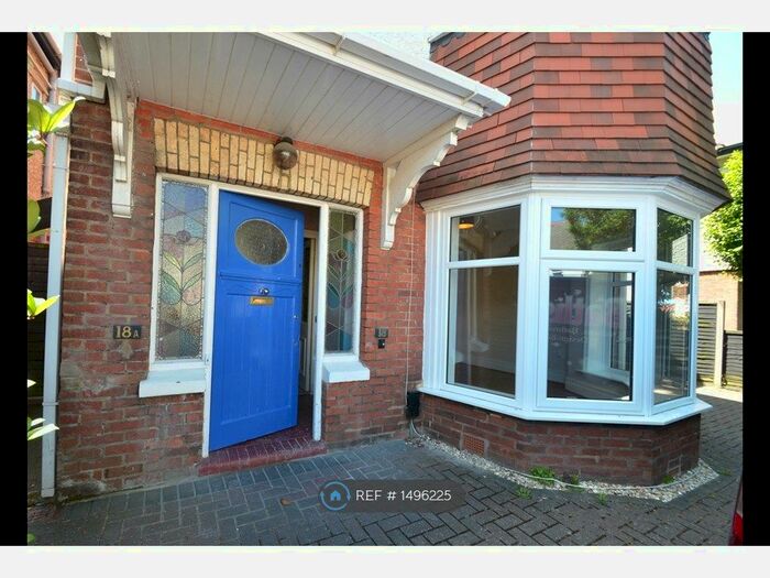 3 Bedroom Flat To Rent In Talbot Road, Bournemouth, BH9