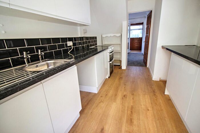 4 Bedroom Semi-Detached House To Rent In Sparrows Herne, Basildon, SS16