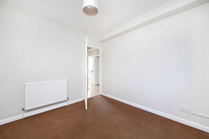 2 Bedroom Flat To Rent In Bromfelde Road, Clapham North, SW4