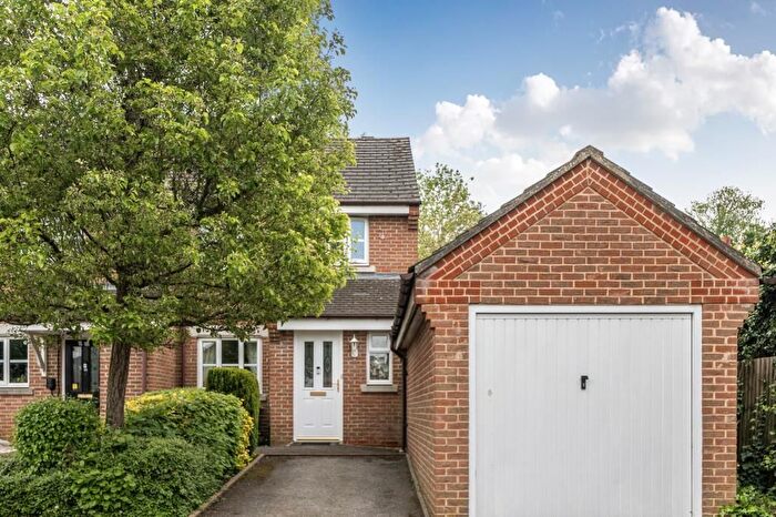 3 Bedroom End Of Terrace House For Sale In Chesham, Buckinghamshire, HP5