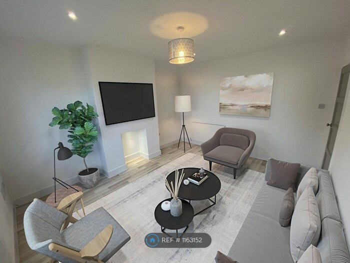 3 Bedroom Terraced House To Rent In Broomhill Road, Bristol, BS4