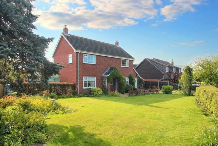 3 Bedroom Detached House For Sale In Hawkes Lane, Bracon Ash, Norwich, Norfolk, NR14