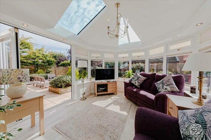 4 Bedroom Detached House For Sale In Abraham Close, Willen Park, Milton Keynes, MK15