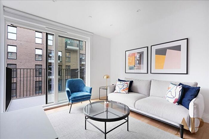 2 Bedroom Flat To Rent In Palmer Street, Huntley Wharf, Reading, RG1