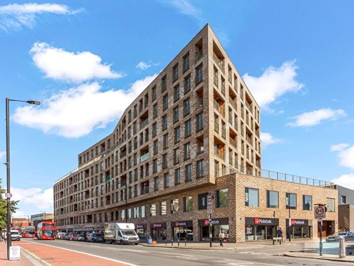 2 Bedroom Flat To Rent In Prowse Court, Fore Street, London, N18