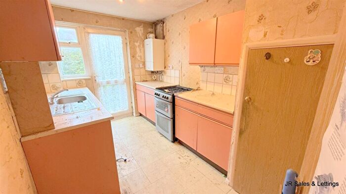 3 Bedroom End Of Terrace House For Sale In Kingsmead, Cheshunt, EN8