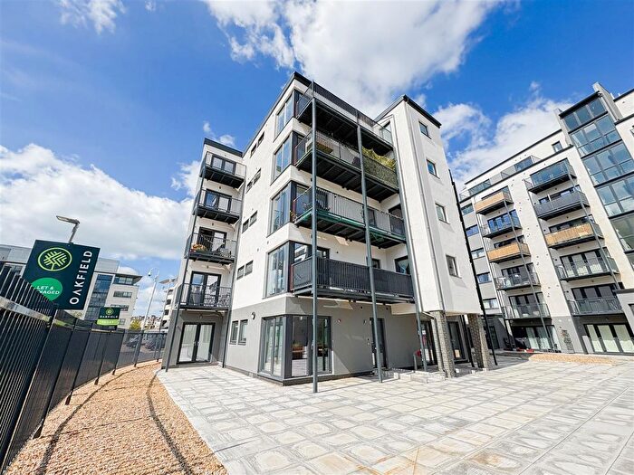 2 Bedroom Flat To Rent In Martin Court, Hastings, TN34