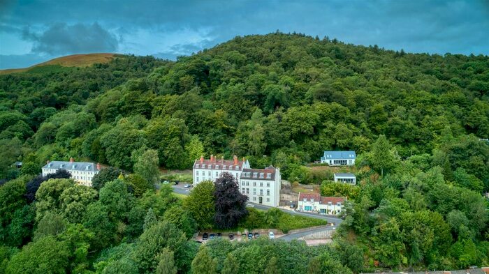 2 Bedroom Flat To Rent In Holywell Road, Malvern, WR14