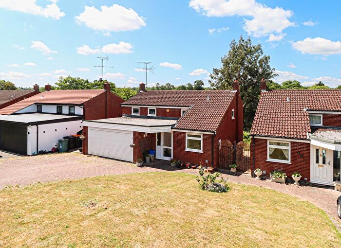 4 Bedroom Detached House For Sale In Holywell Road, Studham, Bedfordshire, LU6