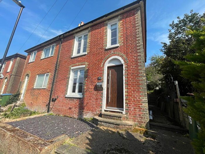 2 Bedroom Semi-Detached House To Rent In Glen Road, Woolston, SO19