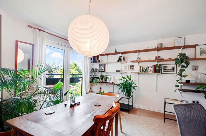 2 Bedroom Flat For Sale In Effra Parade, London, SW2