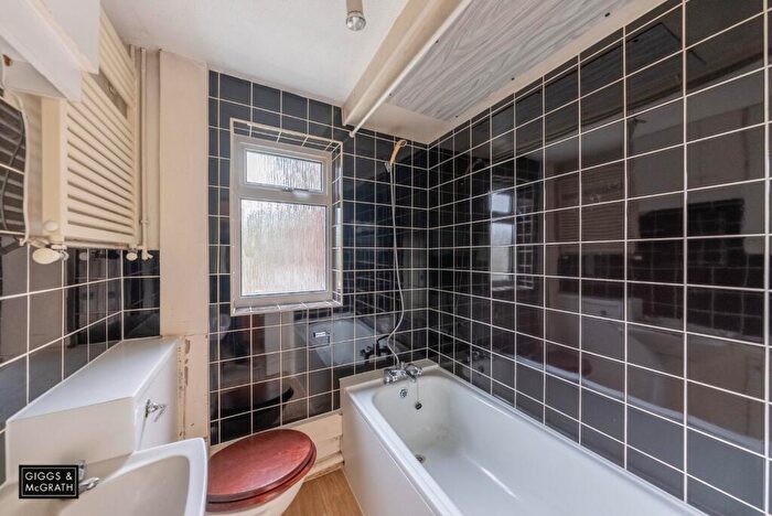 2 Bedroom Semi-Detached House For Sale In Lancelot Way, Fenstanton, Huntingdon, Cambridgeshire, PE28