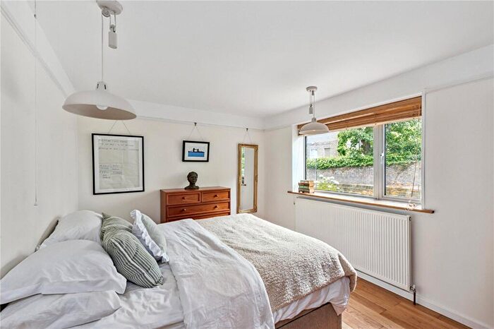 2 Bedroom Apartment To Rent In Abbotts Close, Alwyne Road, London, N1