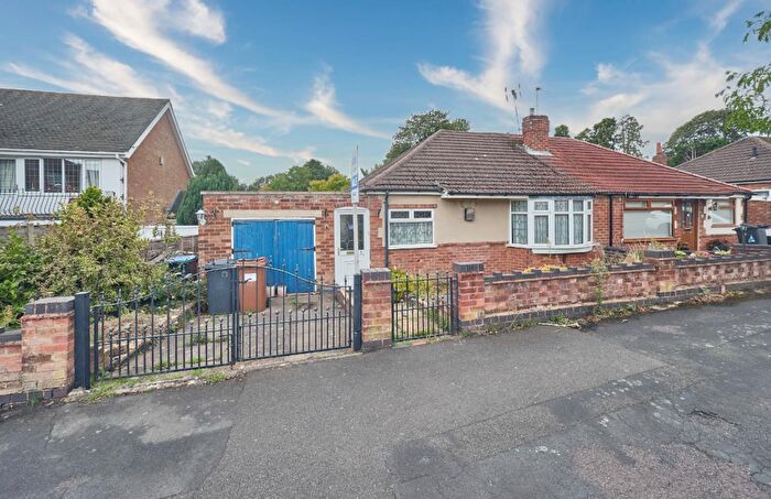 2 Bedroom Semi-Detached Bungalow For Sale In Clives Way, Hinckley, LE10