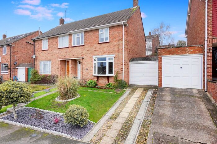 3 Bedroom Semi-Detached House To Rent In Charles Drive, Cuxton, ME2