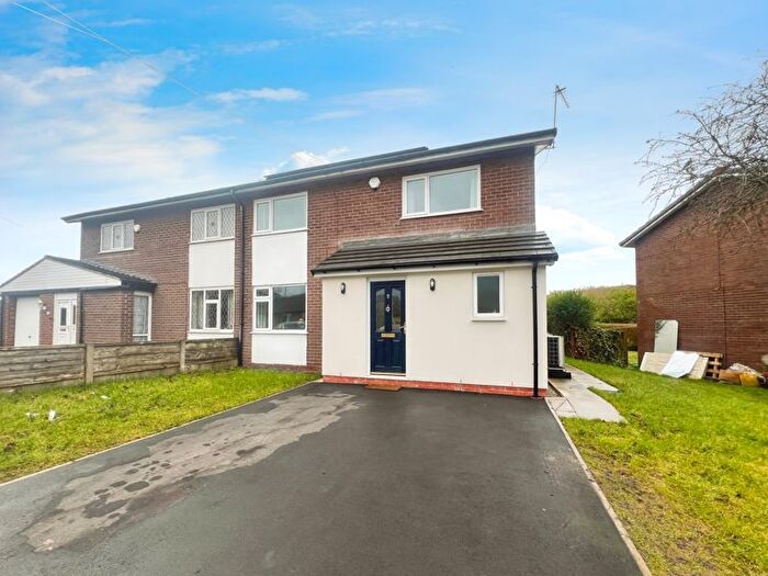 3 Bedroom Semi-Detached House To Rent In Cambeck Close, Whitefield, Manchester, M45