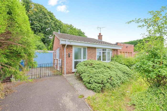 2 Bedroom Detached Bungalow For Sale In Tanhill, Wilnecote, Tamworth, B77